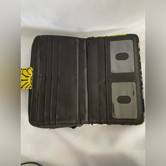 VERA BRADLEY Turn‎ Lock Wallet - Picture 10 of 12